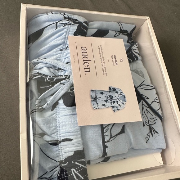 Target Other - Target Blue and White Striped Set XS